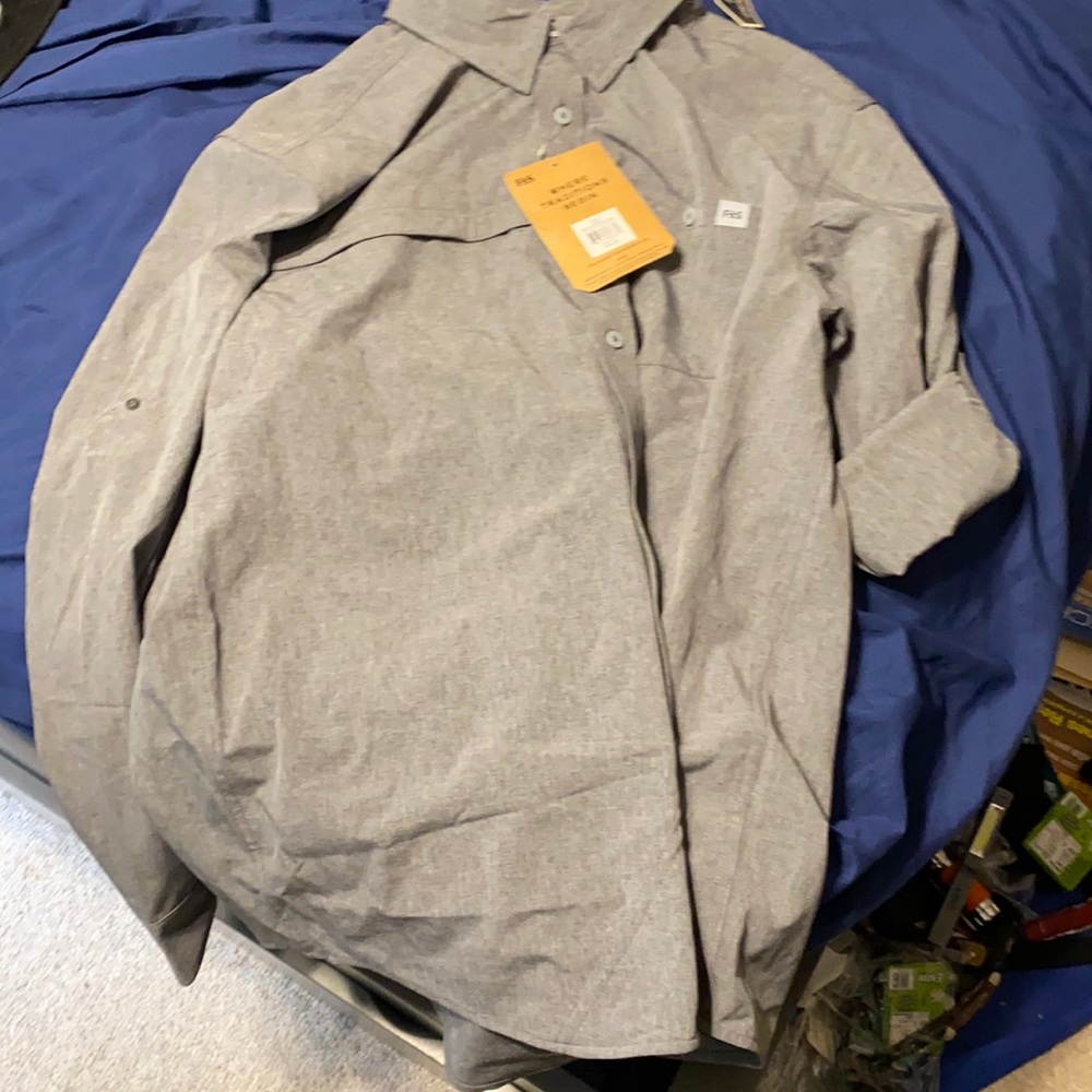 Gray field and stream button down